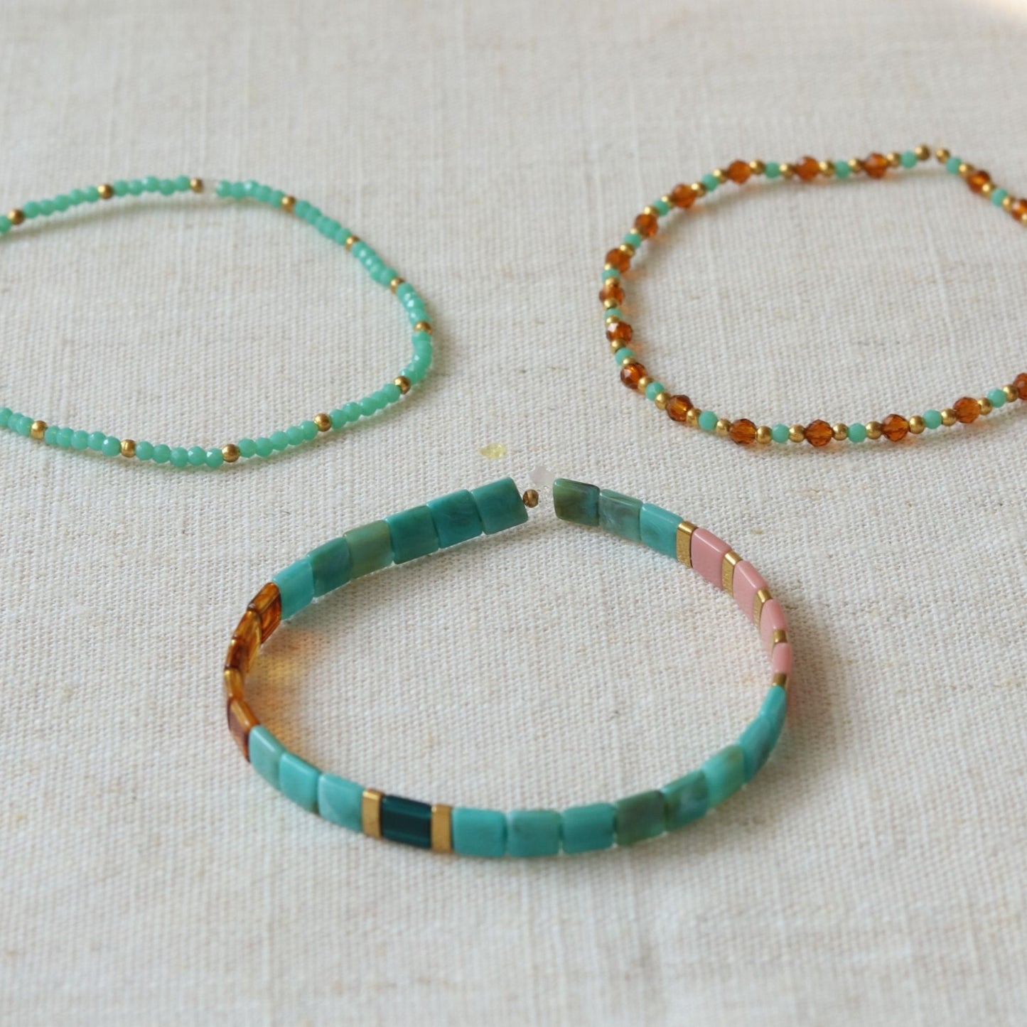 DIY Bijouterie - Mon set de bracelets perlés - Doré