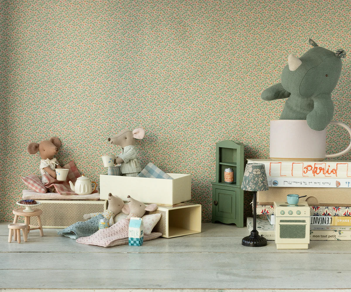 Grande sœur souris boîte d’allumettes