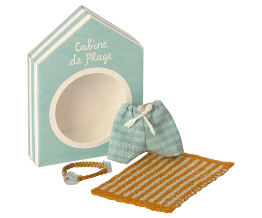 Set de plage - seau, pelle et coquillages