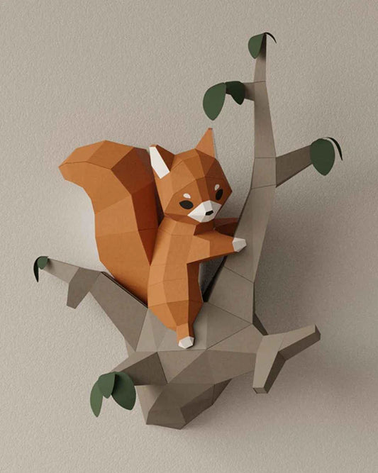 Ecureuil sur sa branche